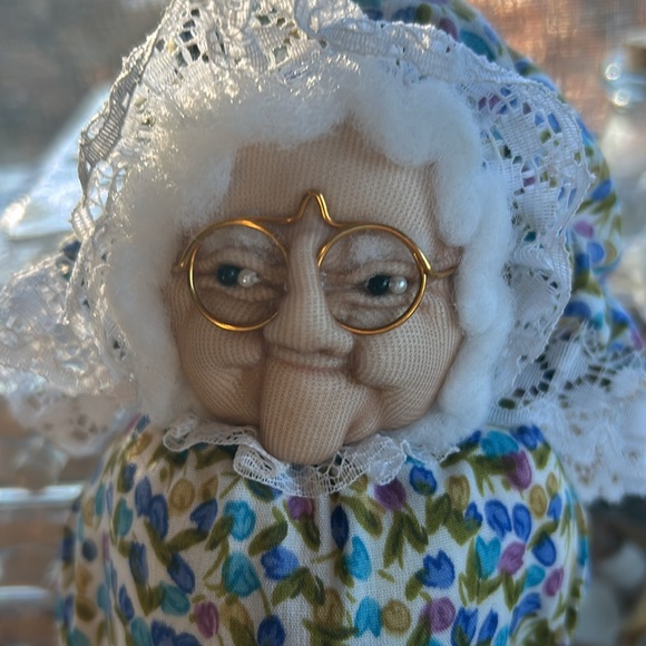 Vintagege 3 in one doll. Little red riding hood - Picture 4 of 6